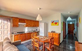 Apartamentos Luymar vista al mar y piscina